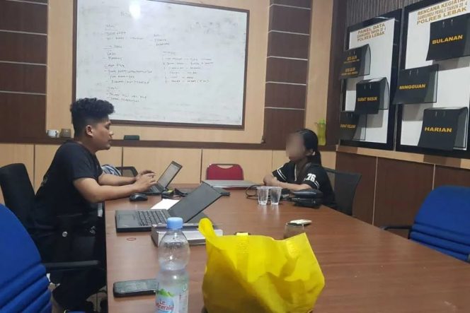 
 Video Viral Sumpah Injak Al-Qur’an Berujung Penangkapan, Polisi Imbau Publik Tetap Tenang Photo: Antara