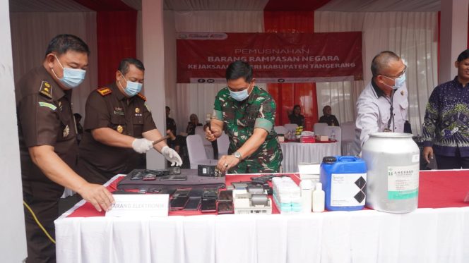 
 Sinergi Aparat Kejaksaan dan Kodim 0510/Tigaraksa Musnahkan BB Narkoba Rampasan Negara