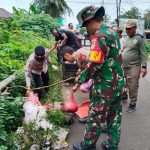 Sinergi Muspika Petir Gelar Gerakan Indonesia Asri, Bersihkan Sampah di Jalur Utama Petir–Tunjung Teja