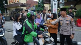 Wakapolres AKBP Rohman Yonky Dilatha Pimpin Langsung Aksi Sosial Jelang Berbuka Puasa