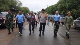 Polresta Tangerang Dorong Gerakan Indonesia Asri Lewat Aksi Bersih Pantai Pulo Cangkir