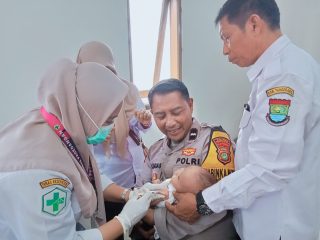 Imunisasi Campak Serentak di Desa  Karang Tengah, Pemdes Dorong Perlindungan Anak Usia Dini