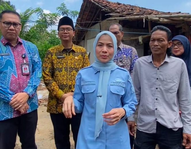 
 Bupati Serang Ratu Rachmatuzakiyah Pastikan Rumah Kusnadi di Pabuaran Dibangun Tahun Ini