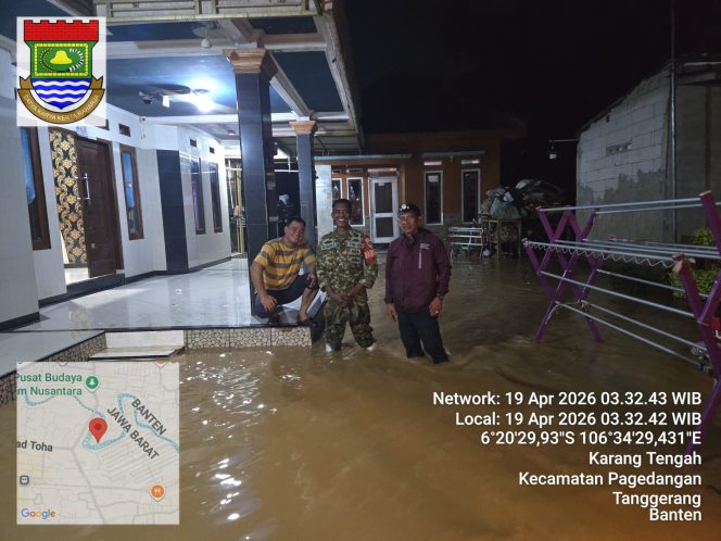 
 Kiriman air dari hulu Bogor picu genangan hingga 1,2 meter, ratusan warga mengungsi ke masjid, sekitar 300 rumah terdampak di Desa Karang Tengah.