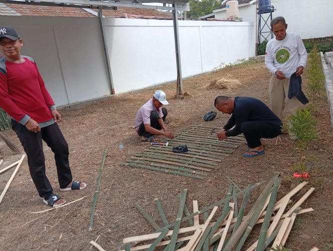 
 Kelurahan Kalang Anyar bersama Forum RT/RW bergerak swadaya memperindah lingkungan dan bangun kesadaran kebersihan