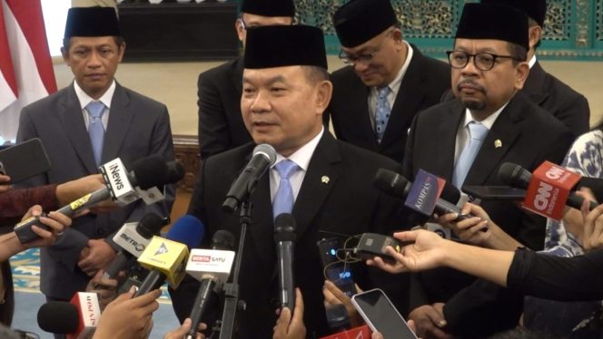 
 Kepala Staf Kepresidenan Tegaskan Komitmen Pangkas Birokrasi dan Buka Layanan Aduan 24 Jam