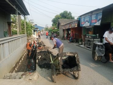 Pekerjaan Drainase APBD 2026 di Kedaung Barat Dinilai Abaikan Standar Keselamatan Publik