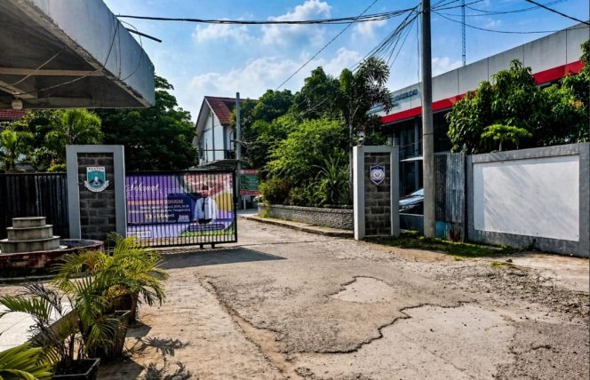 
 Akses Kepsek SMKN 5 Kabupaten Tangerang Dibatasi Harus Bersurat, Wartawan Soroti Hambatan Informasi