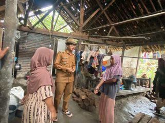 Pemerintah Desa Sindangheula Bergerak Cepat Tinjau Rumah Warga Kampung Benoa Kidul yang Rusak dan Tidak Layak Huni