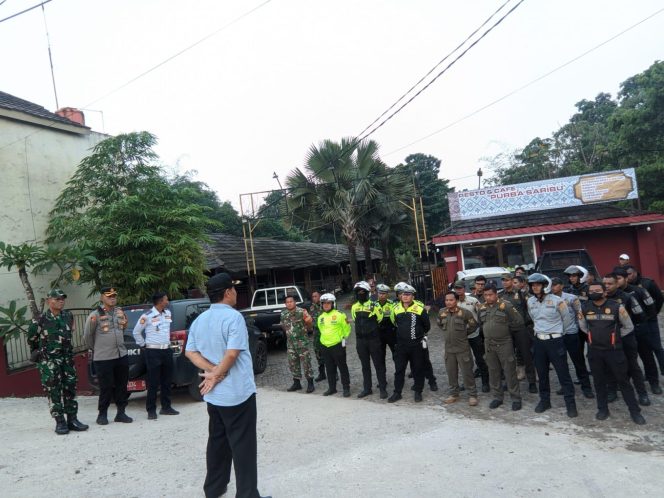 
 Operasi gabungan TNI, Polri, Dishub, dan Satpol PP difokuskan pada pengawasan jam operasional serta muatan kendaraan tambang di perbatasan Bogor-Tangerang