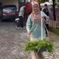 Korvei bersama warga dan aparatur desa menjadi wujud nyata semangat gotong royong serta kepedulian Pemerintah Desa Karang Tengah terhadap kebersihan lingkungan.
