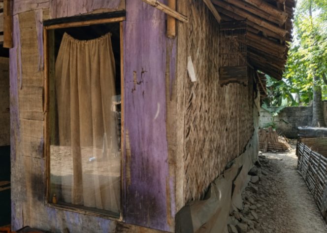 
 Kondisi Rumah Tidak Layak Huni di RT 04/02 Desa Kiara Payung Jadi Perhatian Warga
