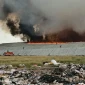 Kobaran Api Terlihat Membesar Dan Melahap Tumpukan Sampah TPA Jatiwaringin Mauk, Selasa 30-06-2026