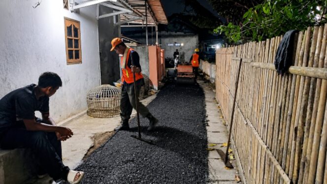 Pekerjaan Hotmix di Kampung Malaka RT 013/03 Desa Tegal Kunir Kidul, Minggu 09-08-2026, malam