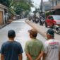 Ilustrasi: Betonisasi jalan raya Pisangan - Pakuhaji Kabupaten Tangerang