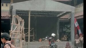 Pembangunan Panggung SDN Karet 1,Desa Karet Kecamatan Sepatan 