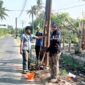 Pekerja Pemasangan Tiang Wifi di Kampung Kajangan Desa Gaga, Rabu 26-08-2026