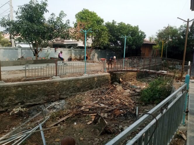 Pekerjaan Proyek Taman Halaman Belakang Kecamatan Rajeg, Jumat 31-07-2026
