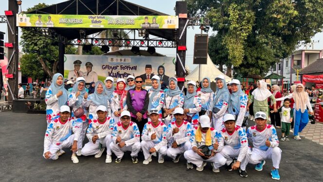 Desa Rajeg Raih Juara III Gerak Jalan Santai HUT Ke-81 RI, Kades Yanto Apresiasi Kekompakan Warga