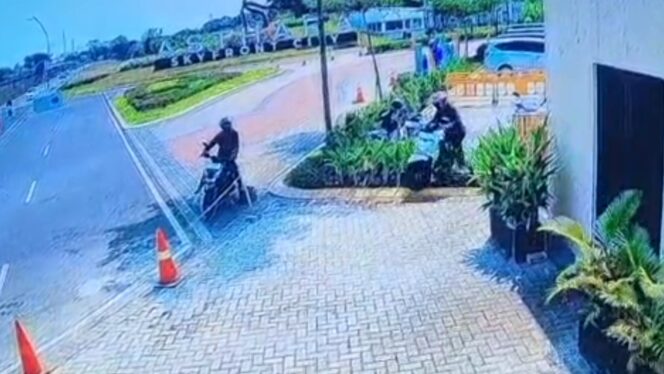 Dugaan Aksi Pencurian Sepeda Motor di Kawasan BBI Terekam CCTV, Sabtu 29-08-2026