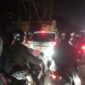 Dalam gambar nampak Kemacetan di Jalan Raya Cadas - Bayur, Jumat 11-09-2026,Malam