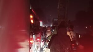 Minim Pengaturan Lalin, Alat berat (crane) di duga picu kemacetan 