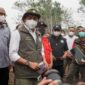 Menteri Kehutanan (Menhut) Raja Antoni meninjau langsung penanganan kebakaran hutan dan lahan (karhutla) di Desa Kuala Dua, Kabupaten Kubu Raya, Kalimantan Barat, Kamis (3/9/2026).
