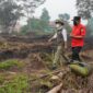 Menteri Kehutanan Raja Antoni meninjau langsung penanganan karhutla di Desa Kuala Dua, Kabupaten Kubu Raya, Kalimantan Barat, Kamis (3/9/2026).