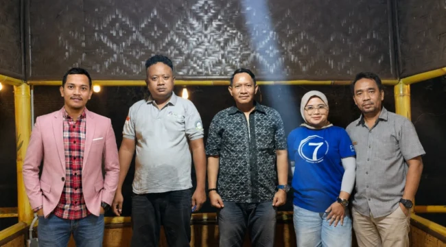 Rapat Kerja Anniversary ke-6 BaraTV Digelar di Dapoer Kharisma Sepatan ( Gambar Istimewa )